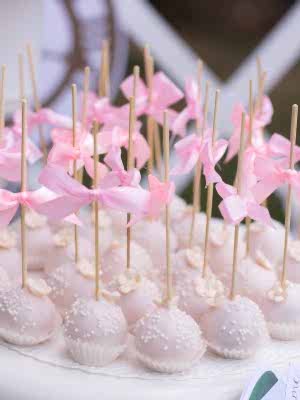 Wedding Cake Pops (per piece)