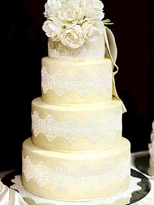 Lace & Roses - £360