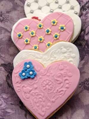 Wedding Cookies Bride Heart (per piece) - £3.00