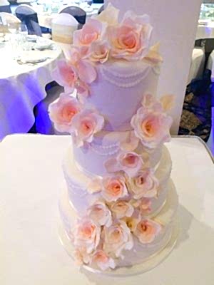 Peach & Ivory Roses & Pearls - £350