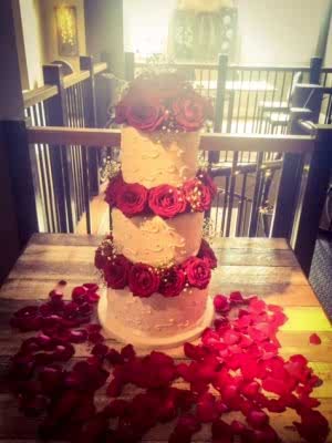 Fresh Flowers 8 - £290
