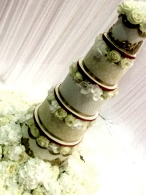 Fresh Flowers White & Ivory - £750
