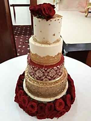 Bollywood Red & Gold Cake - £480