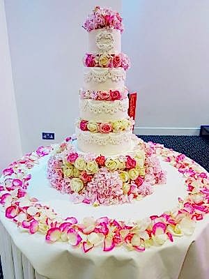 Fresh Flower Deep Flower Base Wedding Cake - £650
