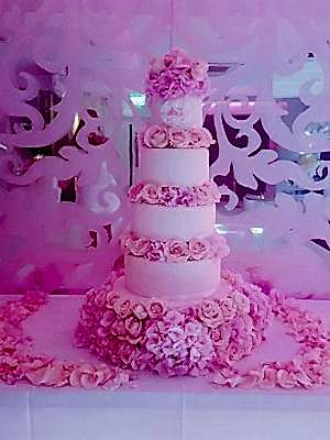 Fresh flowers - Extra deep Base - £650