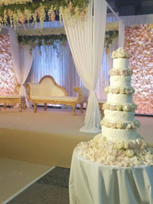 Fresh Flower Wedding Cake - £750