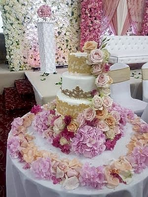 Fresh Flowers - Blooms & Gold - £420