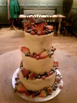 Velvetty Snowy Buttercream Delight - £250