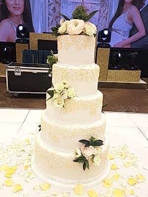 Intricate Royal Icing - £505