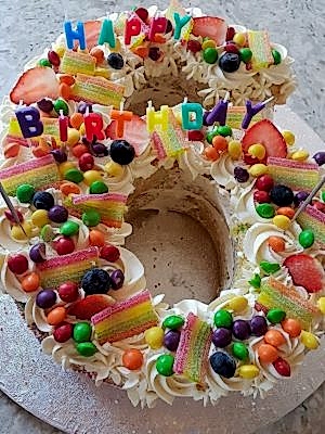 Children's Number Birthday Cakes - £100