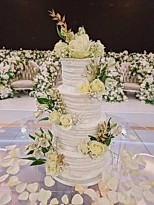 Buttery Buttercream in White/Green - £350